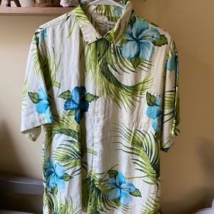 Tommy Bahama - Medium Aloha shirt 🌴🌺